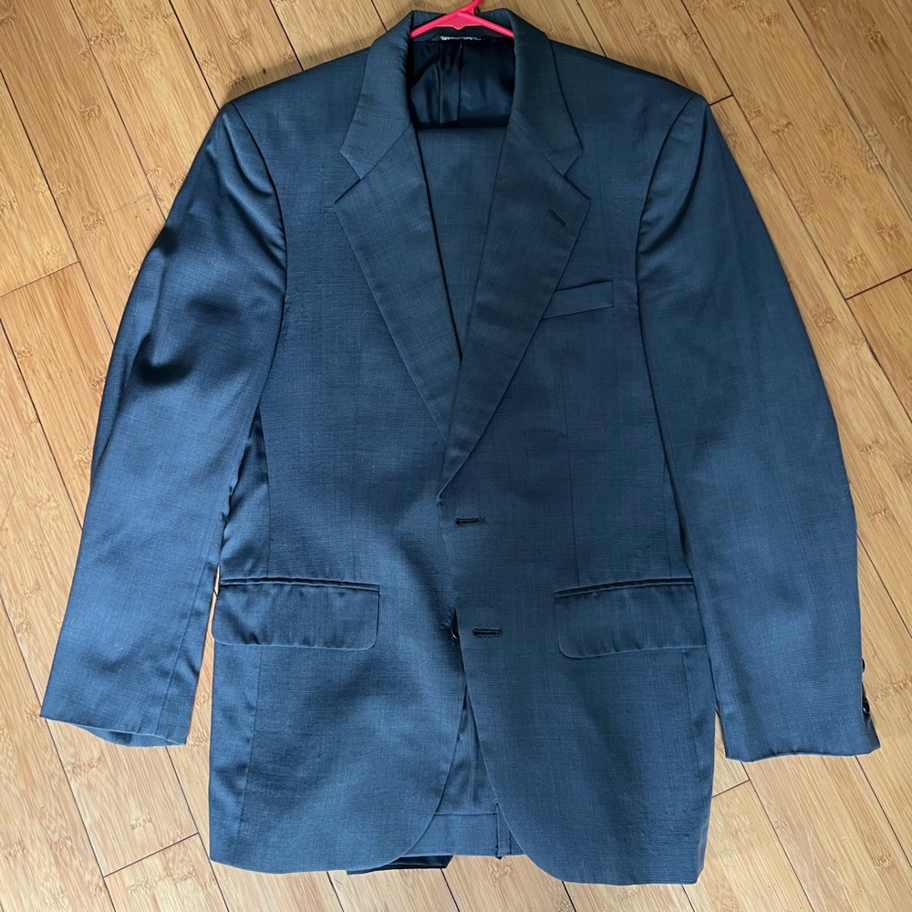 Men’s Wool Suit. Charcoal plaid 40R